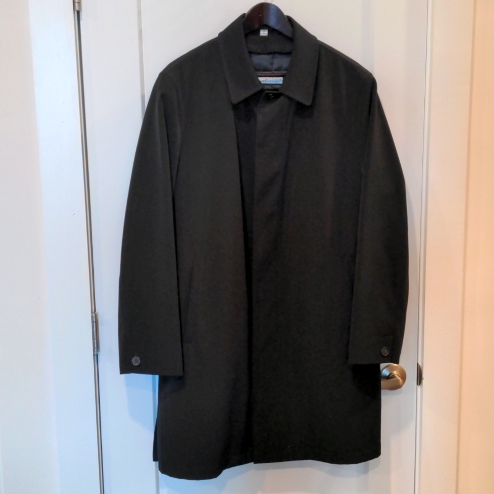 Kenneth Cole New York Black raincoat size small